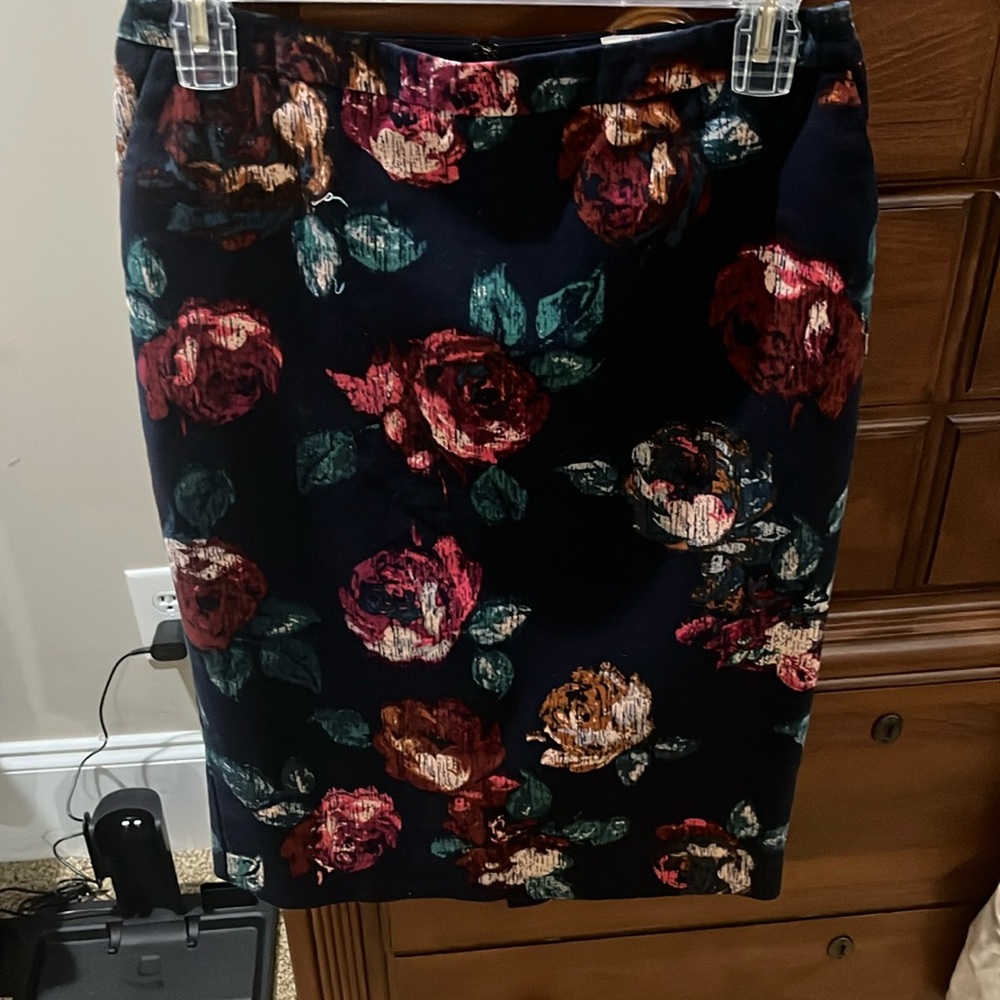 Merona knee length skirt